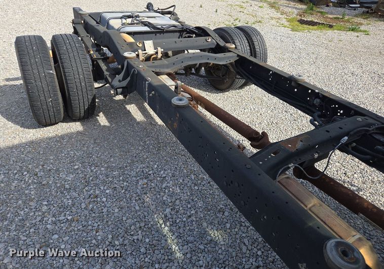 image for item EJ7509 2017 Ford E450 van cab and chassis