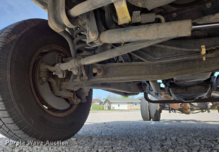 image for item EJ7509 2017 Ford E450 van cab and chassis