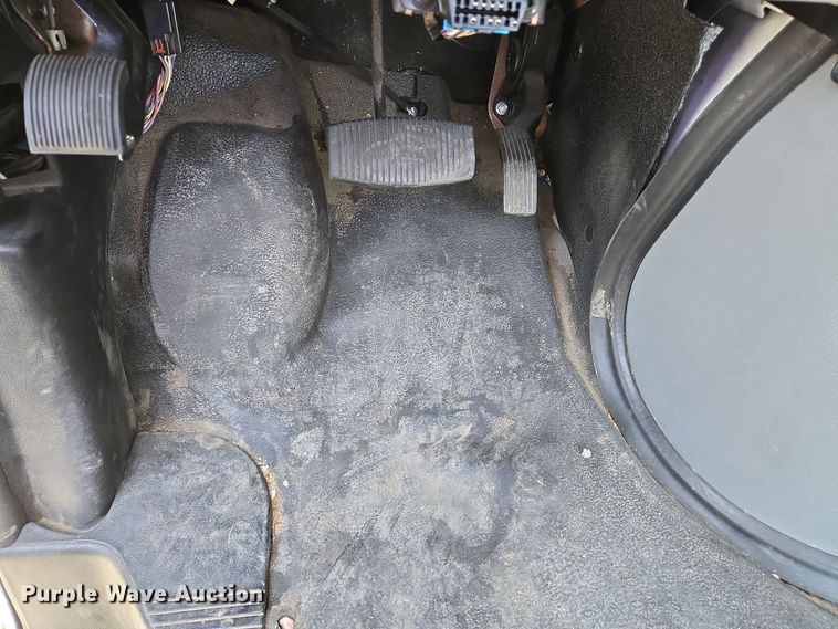 image for item EJ7509 2017 Ford E450 van cab and chassis