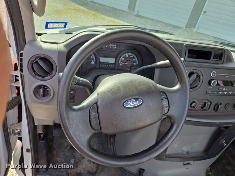 image for item EJ7509 2017 Ford E450 van cab and chassis