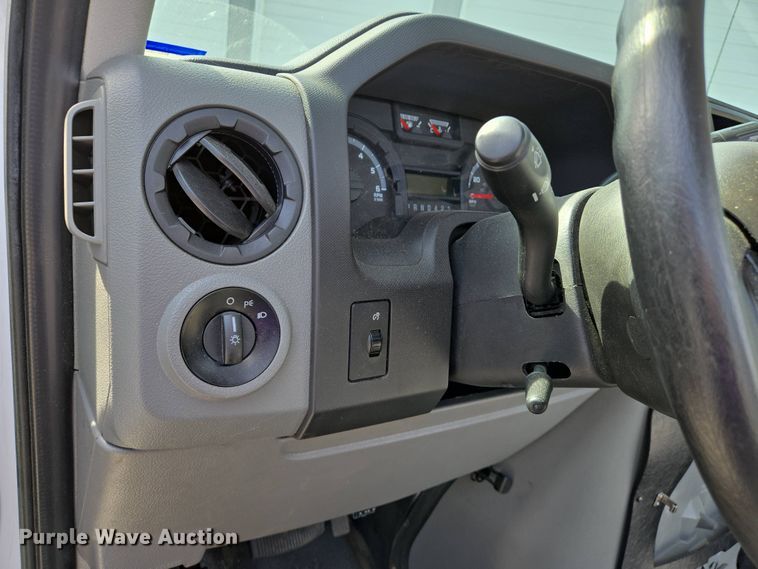 image for item EJ7509 2017 Ford E450 van cab and chassis