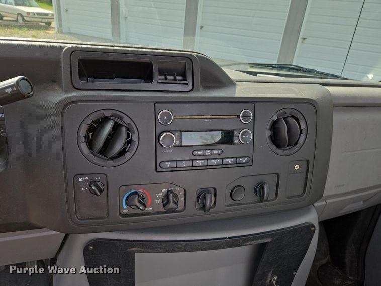 image for item EJ7509 2017 Ford E450 van cab and chassis