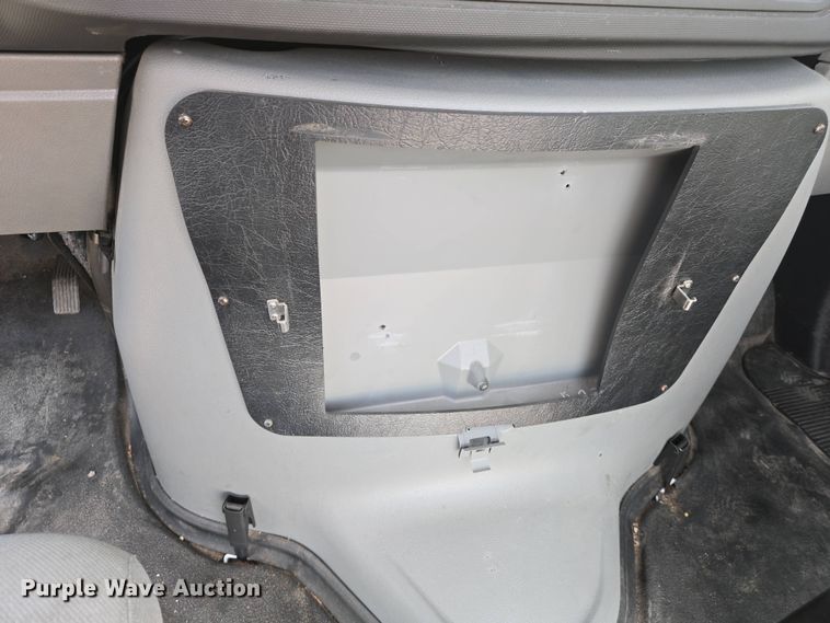 image for item EJ7509 2017 Ford E450 van cab and chassis