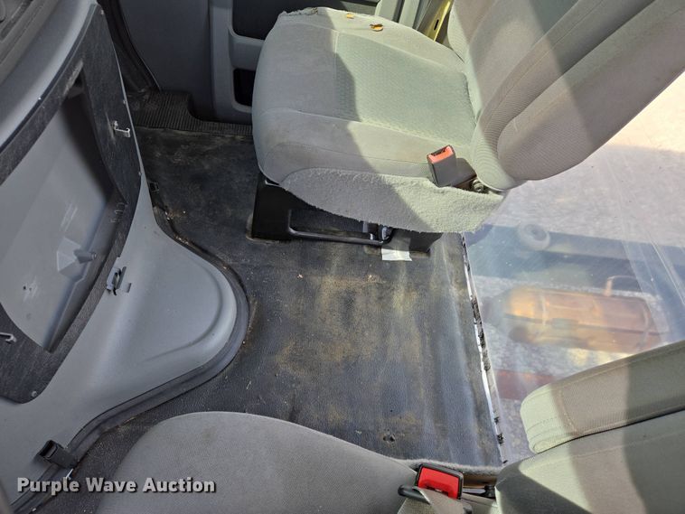 image for item EJ7509 2017 Ford E450 van cab and chassis