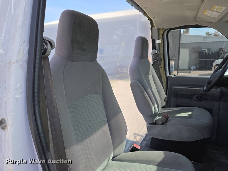 image for item EJ7509 2017 Ford E450 van cab and chassis