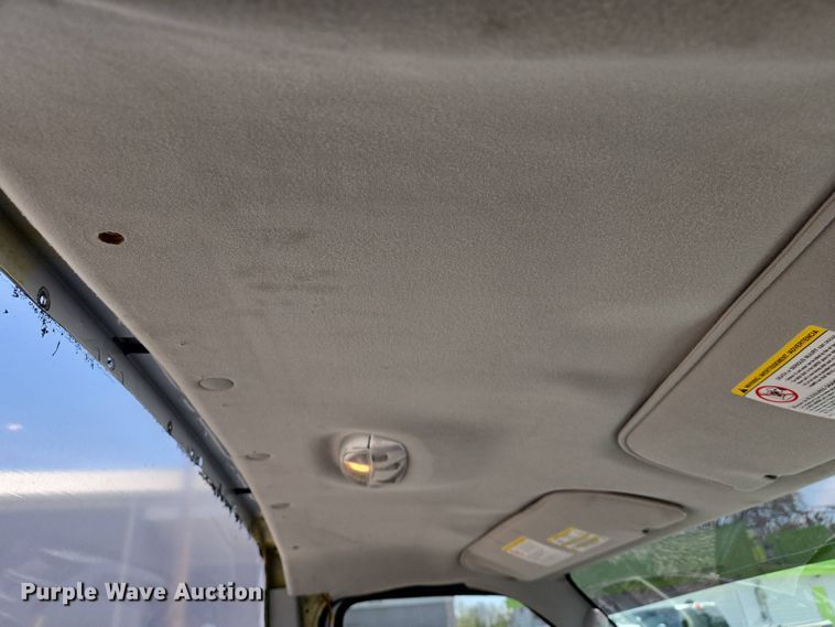 image for item EJ7509 2017 Ford E450 van cab and chassis