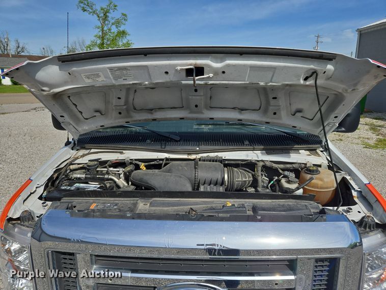 image for item EJ7509 2017 Ford E450 van cab and chassis