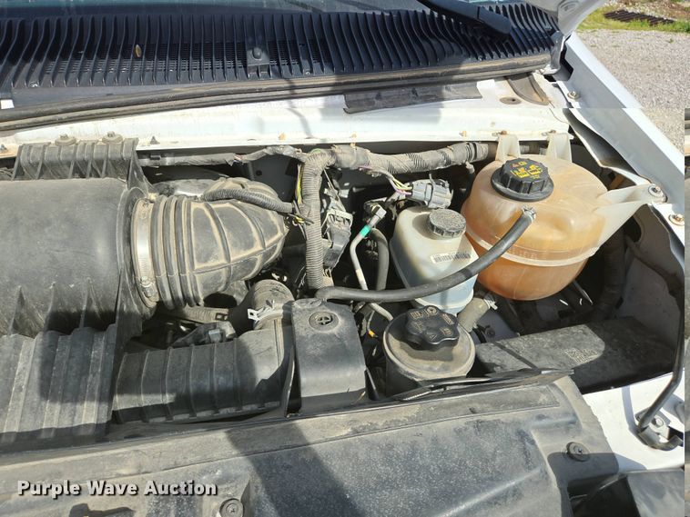 image for item EJ7509 2017 Ford E450 van cab and chassis