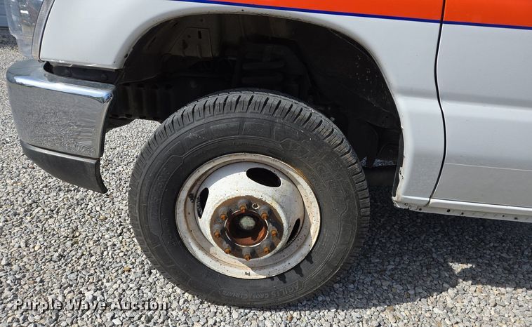 image for item EJ7509 2017 Ford E450 van cab and chassis