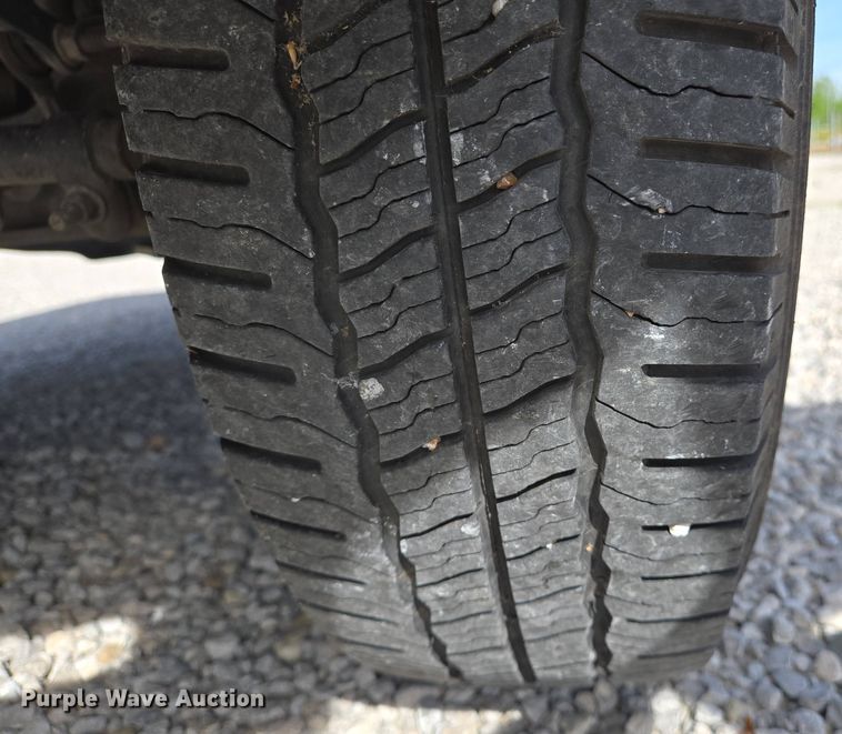 image for item EJ7509 2017 Ford E450 van cab and chassis