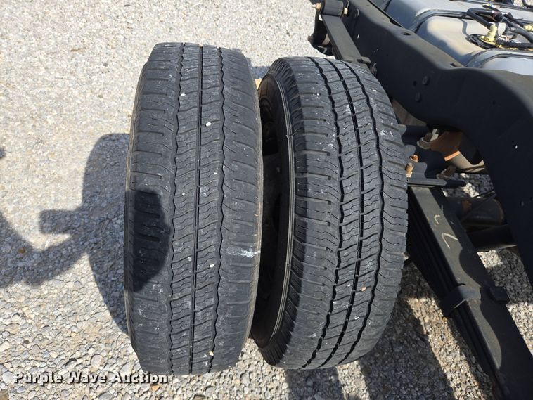 image for item EJ7509 2017 Ford E450 van cab and chassis