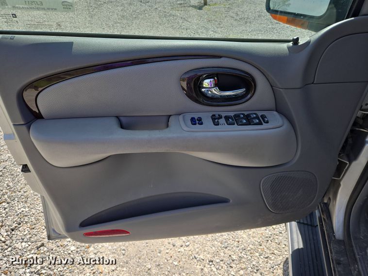 image for item EJ7511 2005 Buick Rainier CXL SUV