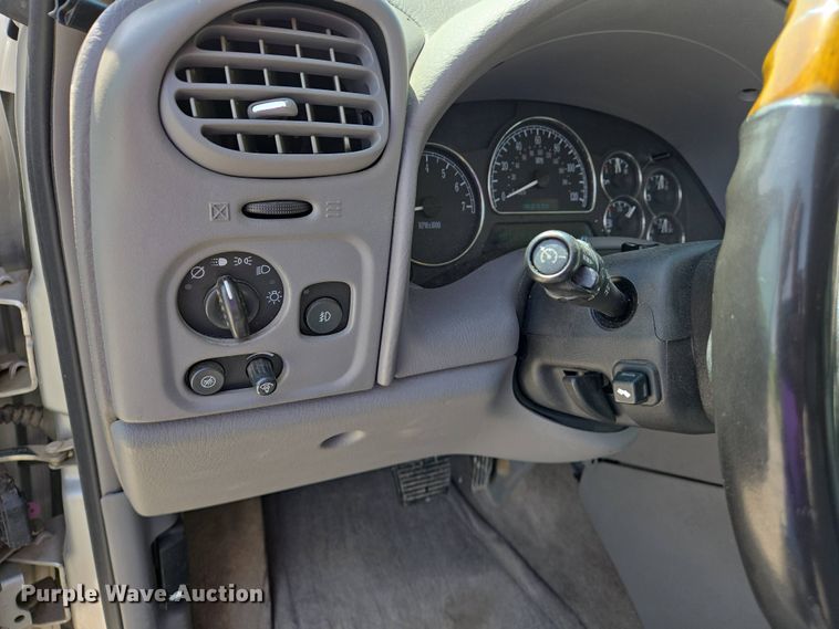 image for item EJ7511 2005 Buick Rainier CXL SUV