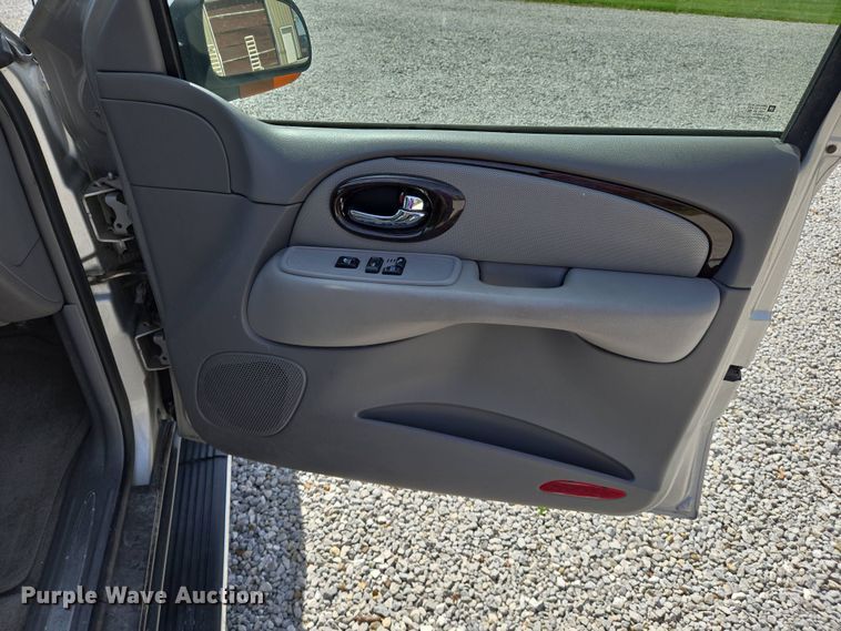 image for item EJ7511 2005 Buick Rainier CXL SUV