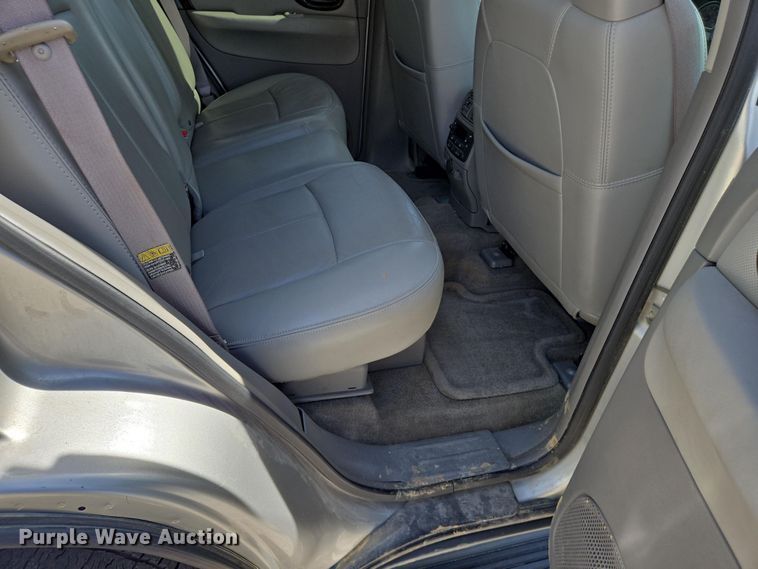 image for item EJ7511 2005 Buick Rainier CXL SUV