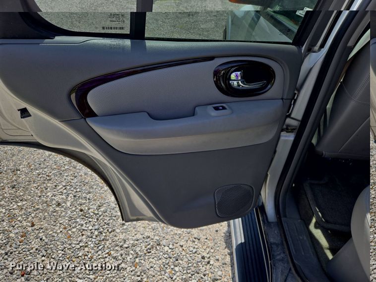 image for item EJ7511 2005 Buick Rainier CXL SUV