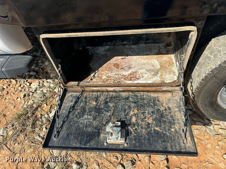 image for item EJ8626 2016 Ford F350 Super Duty XL SuperCab flatbed truck