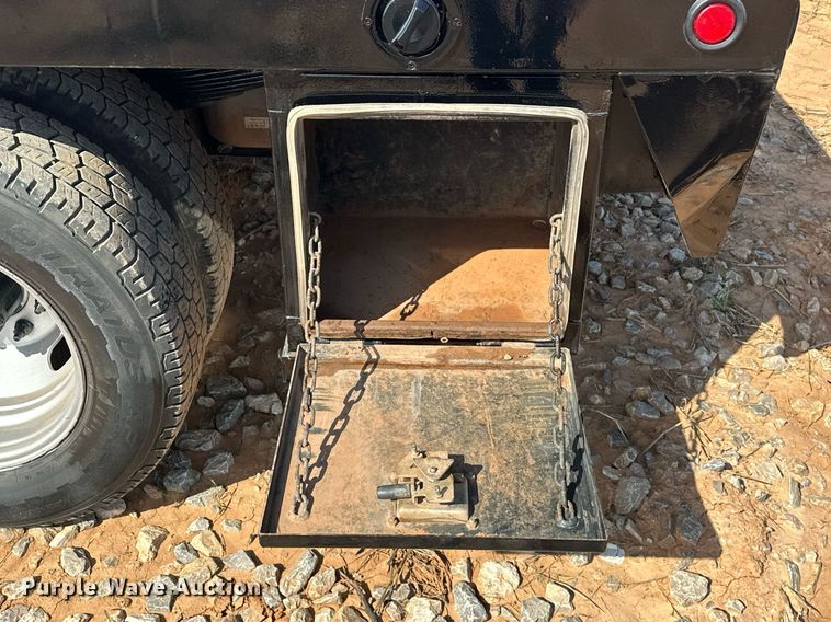 image for item EJ8626 2016 Ford F350 Super Duty XL SuperCab flatbed truck