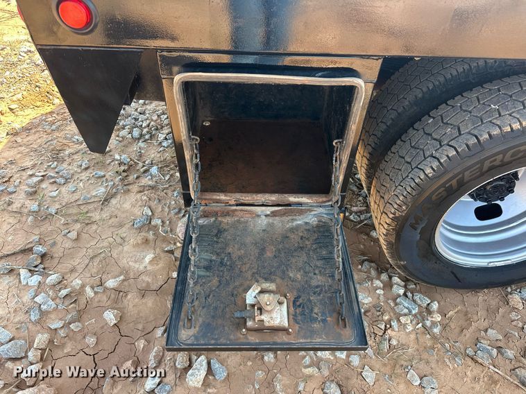 image for item EJ8626 2016 Ford F350 Super Duty XL SuperCab flatbed truck