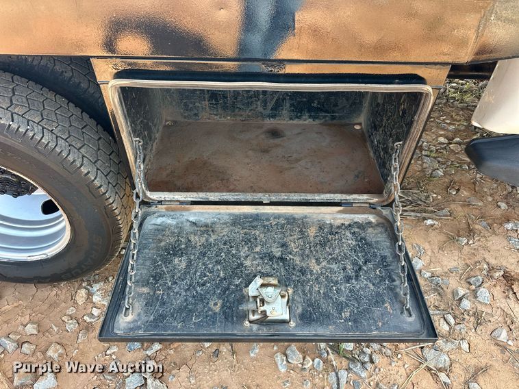 image for item EJ8626 2016 Ford F350 Super Duty XL SuperCab flatbed truck