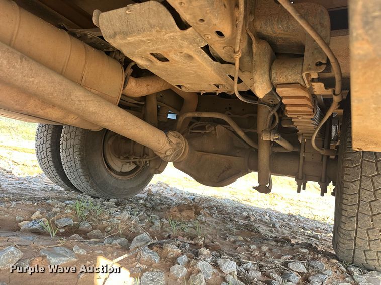 image for item EJ8626 2016 Ford F350 Super Duty XL SuperCab flatbed truck