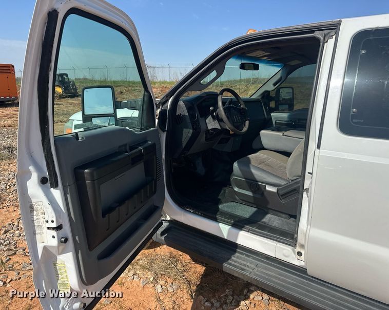 image for item EJ8626 2016 Ford F350 Super Duty XL SuperCab flatbed truck