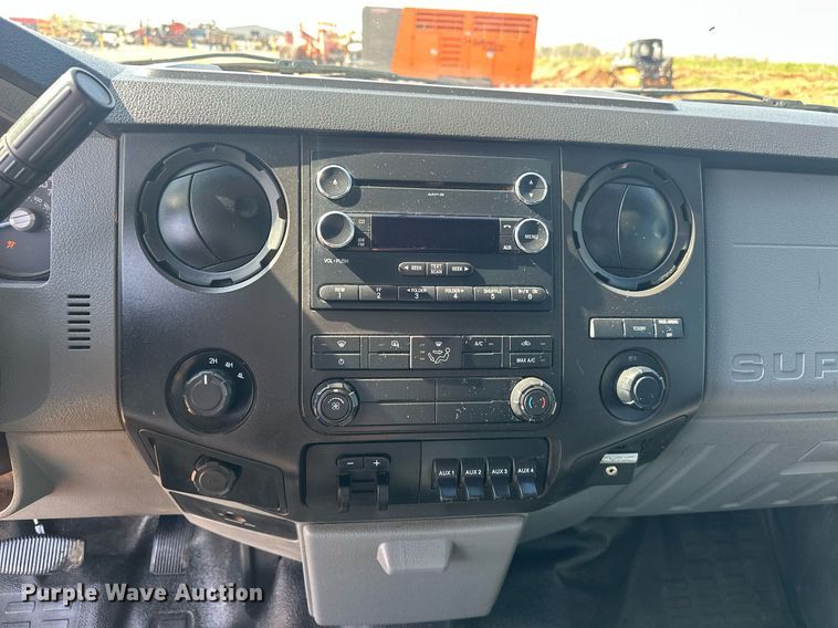 image for item EJ8626 2016 Ford F350 Super Duty XL SuperCab flatbed truck