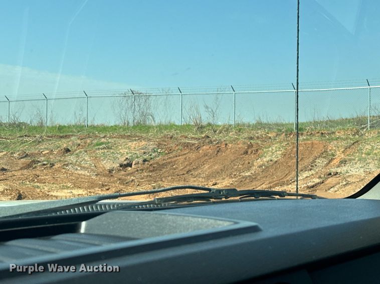 image for item EJ8626 2016 Ford F350 Super Duty XL SuperCab flatbed truck