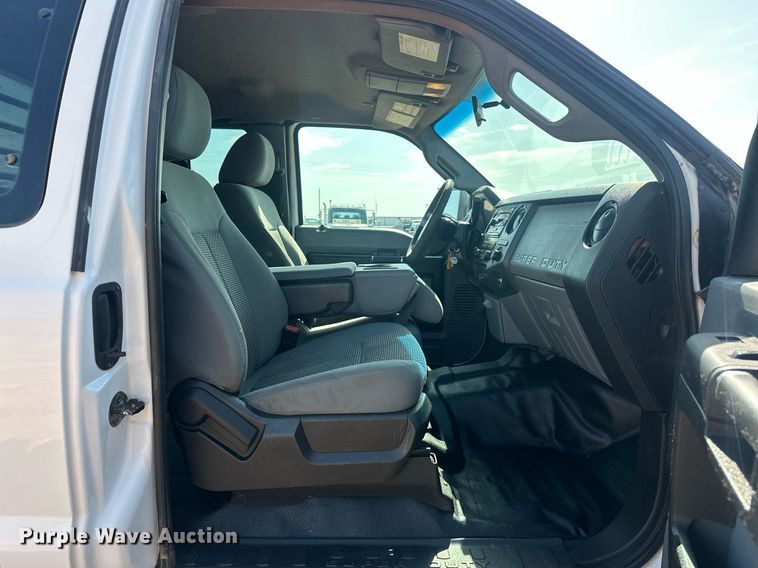 image for item EJ8626 2016 Ford F350 Super Duty XL SuperCab flatbed truck