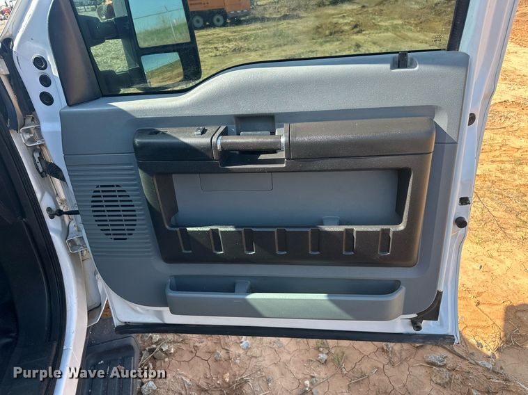 image for item EJ8626 2016 Ford F350 Super Duty XL SuperCab flatbed truck