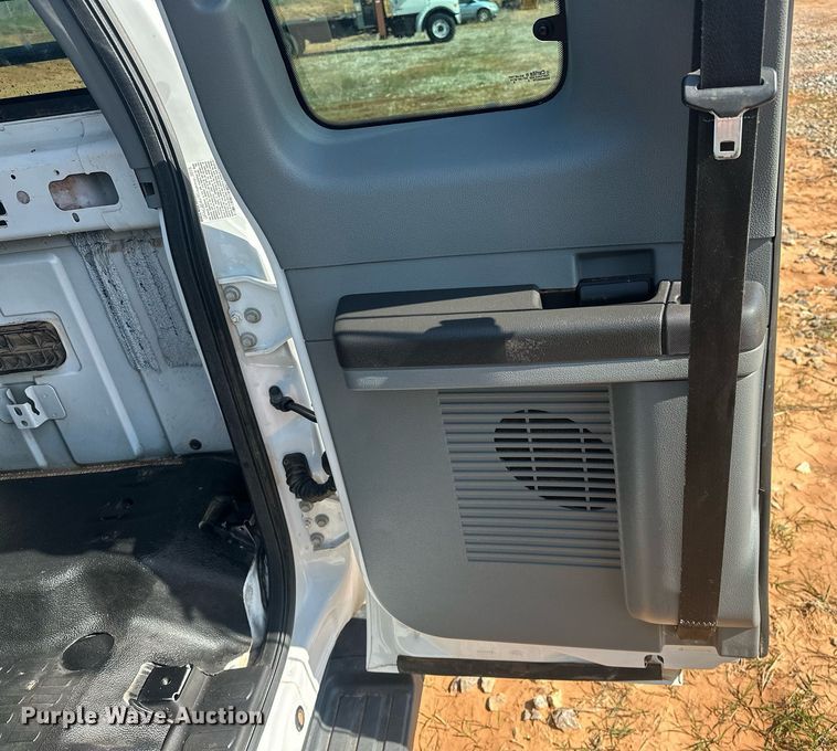 image for item EJ8626 2016 Ford F350 Super Duty XL SuperCab flatbed truck