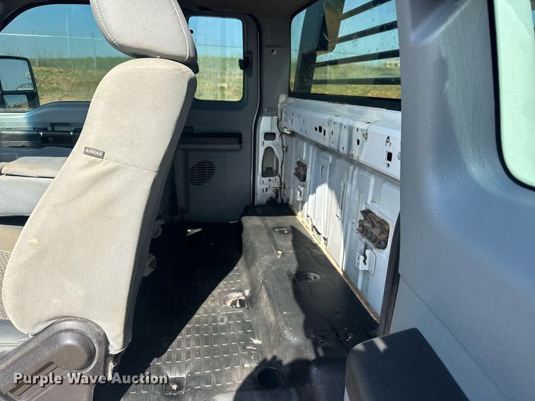 image for item EJ8626 2016 Ford F350 Super Duty XL SuperCab flatbed truck