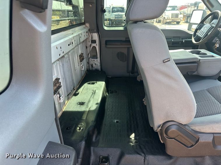 image for item EJ8626 2016 Ford F350 Super Duty XL SuperCab flatbed truck