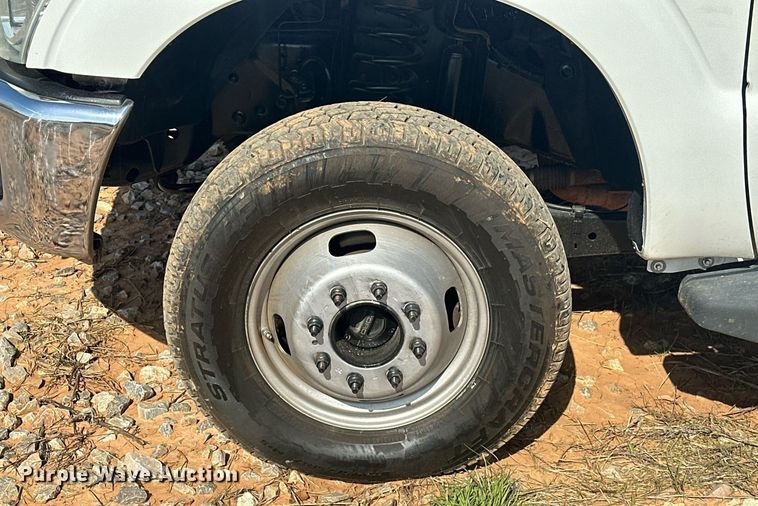 image for item EJ8626 2016 Ford F350 Super Duty XL SuperCab flatbed truck