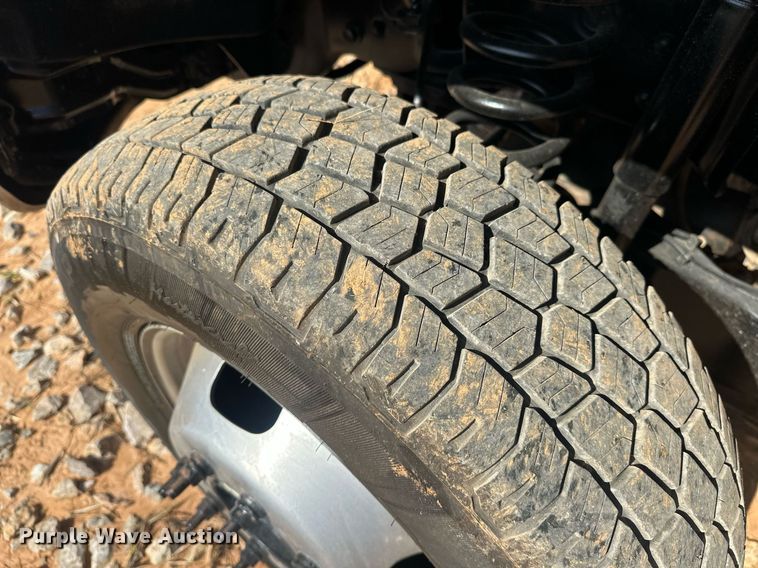 image for item EJ8626 2016 Ford F350 Super Duty XL SuperCab flatbed truck