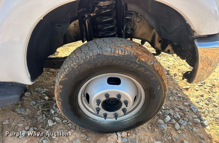 image for item EJ8626 2016 Ford F350 Super Duty XL SuperCab flatbed truck