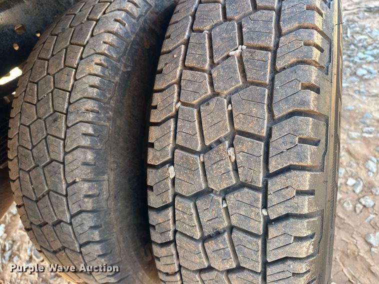 image for item EJ8626 2016 Ford F350 Super Duty XL SuperCab flatbed truck