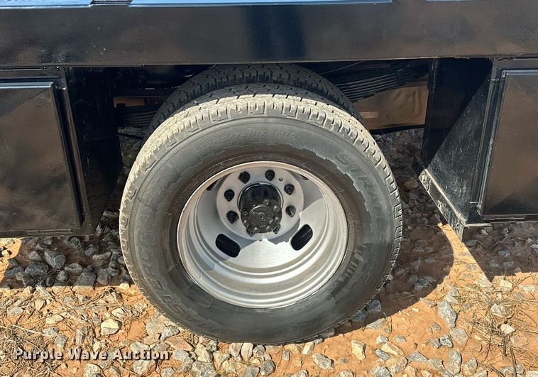 image for item EJ8626 2016 Ford F350 Super Duty XL SuperCab flatbed truck