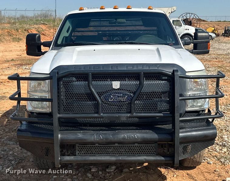 image for item EJ8627 2016 Ford F350 Super Duty XL flatbed pickup truck