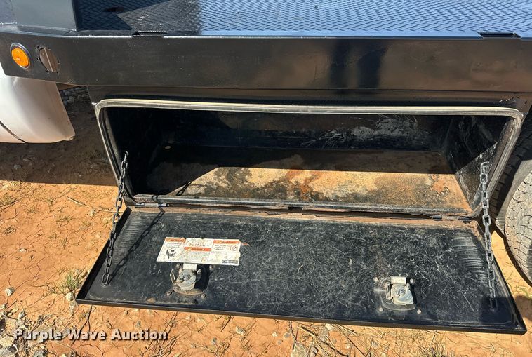 image for item EJ8627 2016 Ford F350 Super Duty XL flatbed pickup truck