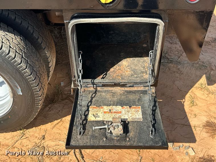 image for item EJ8627 2016 Ford F350 Super Duty XL flatbed pickup truck