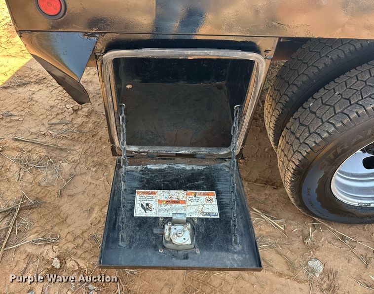 image for item EJ8627 2016 Ford F350 Super Duty XL flatbed pickup truck