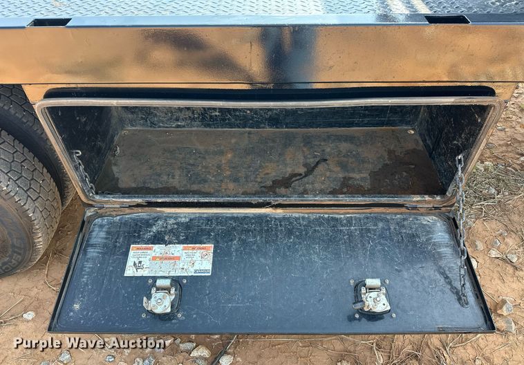 image for item EJ8627 2016 Ford F350 Super Duty XL flatbed pickup truck