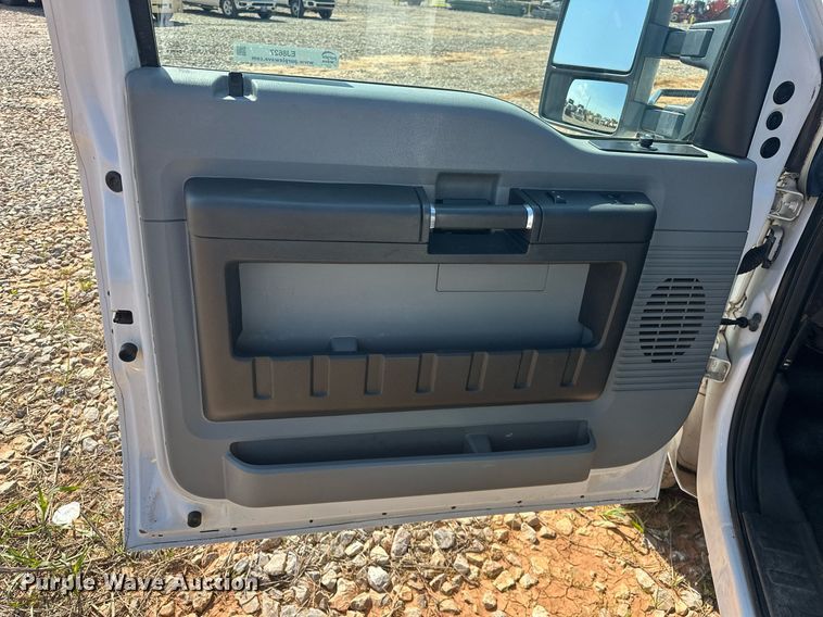 image for item EJ8627 2016 Ford F350 Super Duty XL flatbed pickup truck