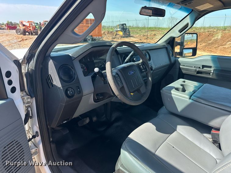 image for item EJ8627 2016 Ford F350 Super Duty XL flatbed pickup truck