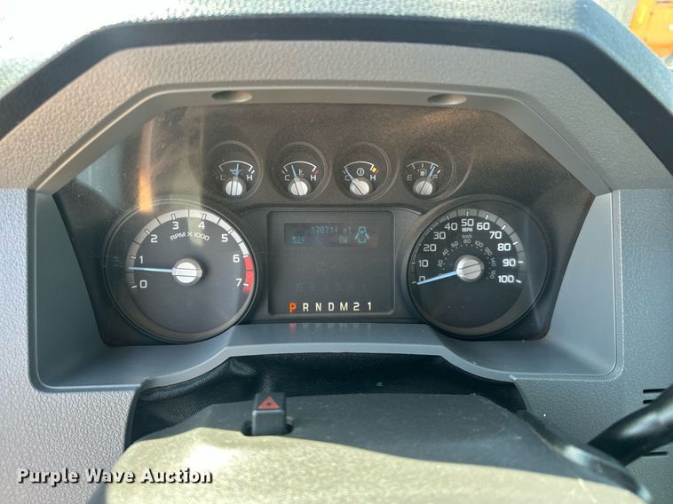 image for item EJ8627 2016 Ford F350 Super Duty XL flatbed pickup truck