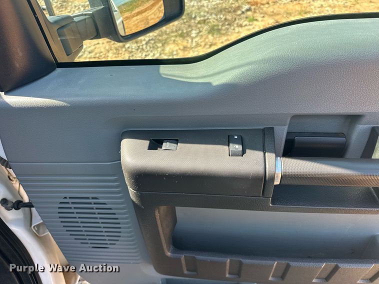 image for item EJ8627 2016 Ford F350 Super Duty XL flatbed pickup truck