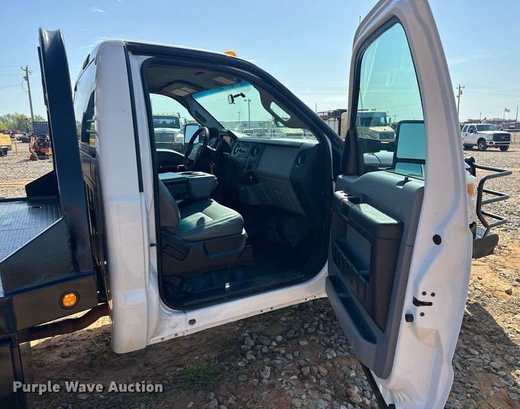 image for item EJ8627 2016 Ford F350 Super Duty XL flatbed pickup truck