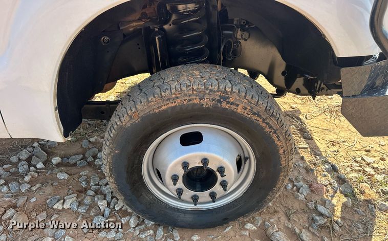 image for item EJ8627 2016 Ford F350 Super Duty XL flatbed pickup truck