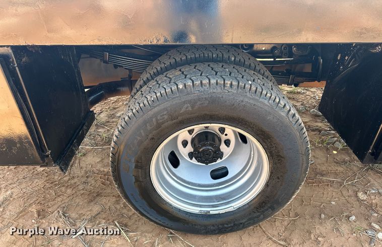 image for item EJ8627 2016 Ford F350 Super Duty XL flatbed pickup truck